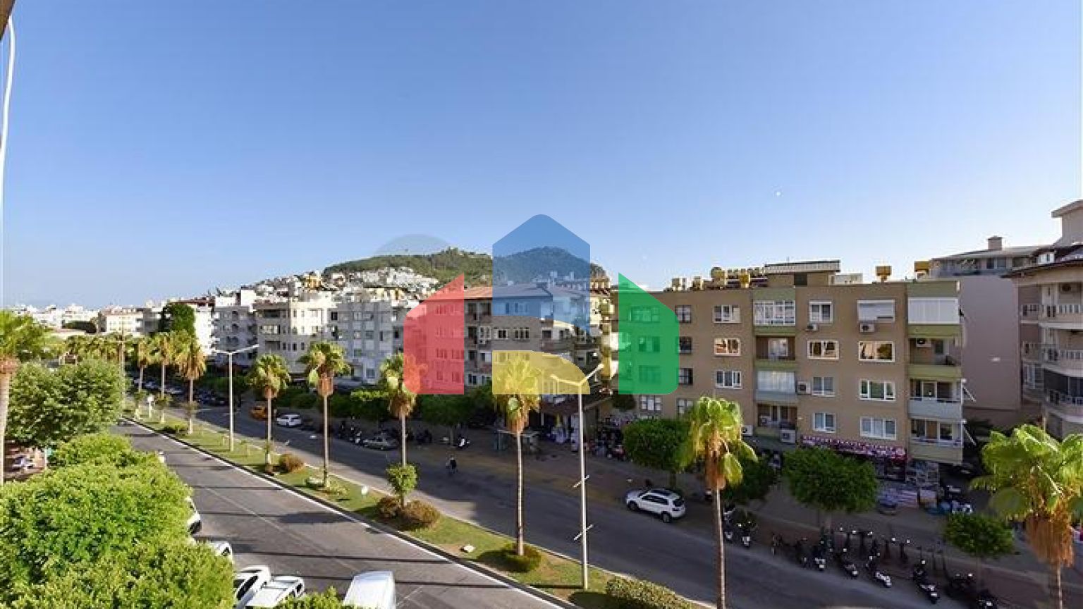 Простора квартира центр Аланії, пляж Клеопатр