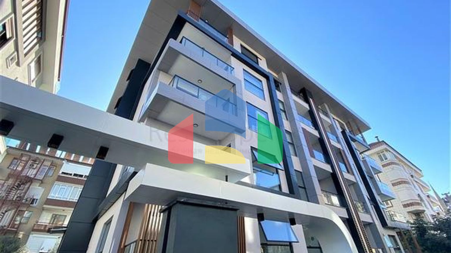 Квартира 1+1 в центре Алании в новом доме