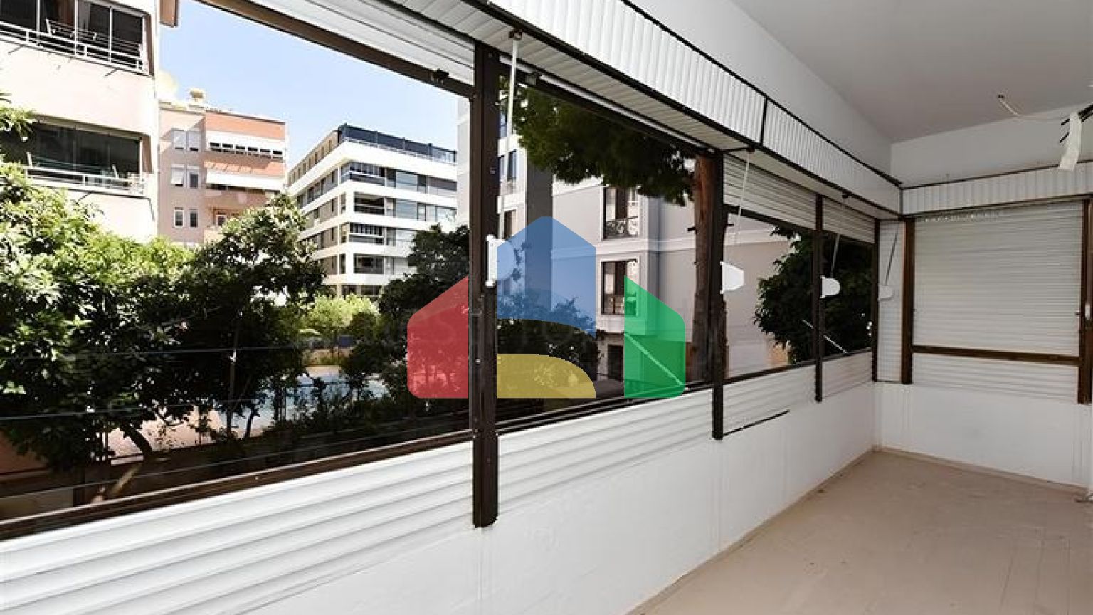 Просторная квартира 3+1 в центре Аланьи