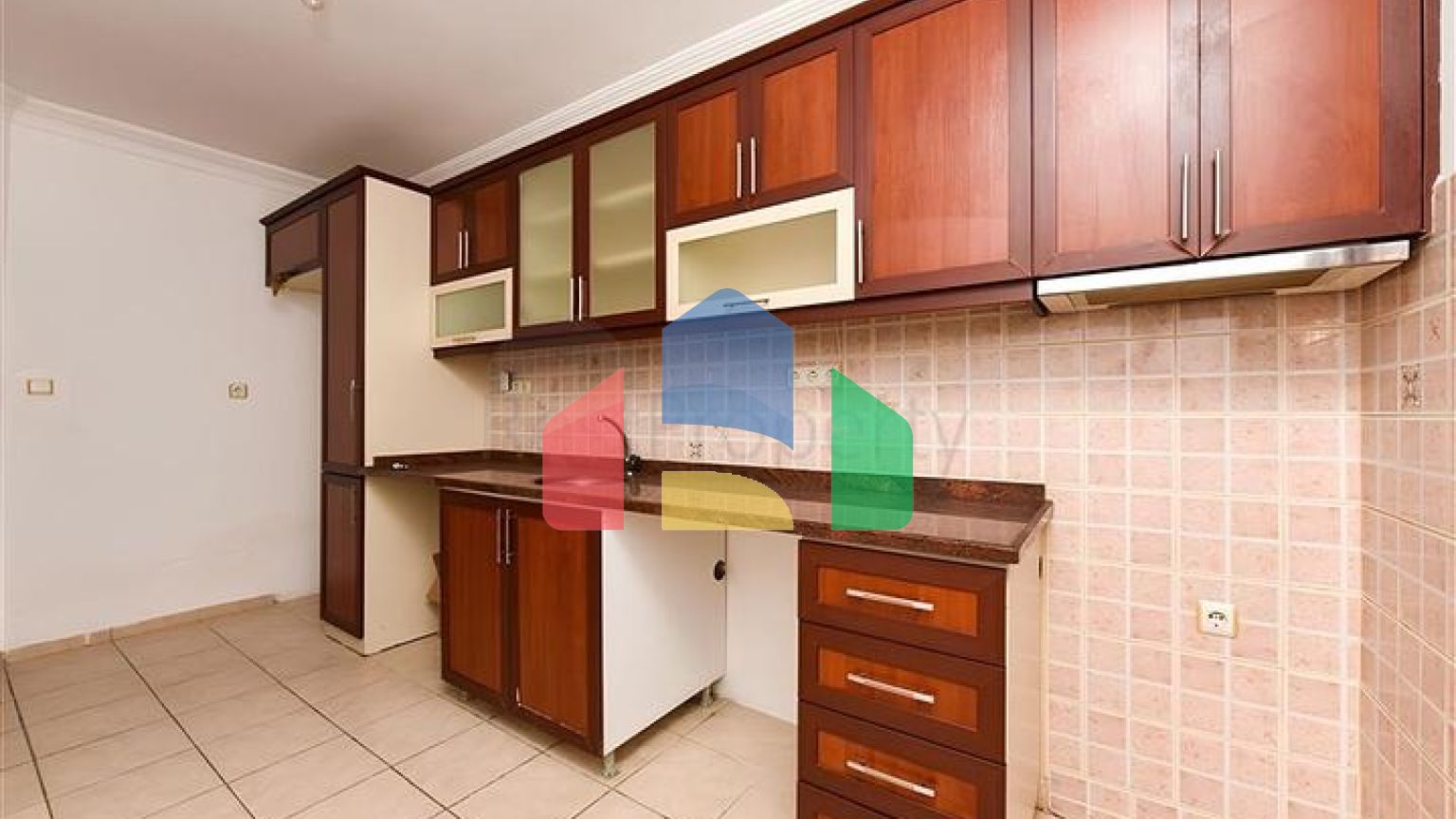 Просторная квартира 3+1 в центре Аланьи