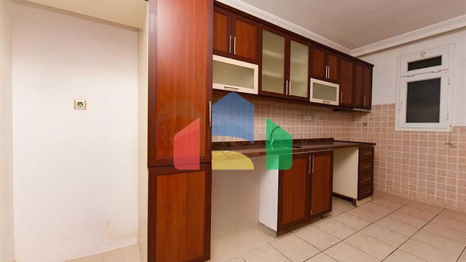 Просторная квартира 3+1 в центре Аланьи