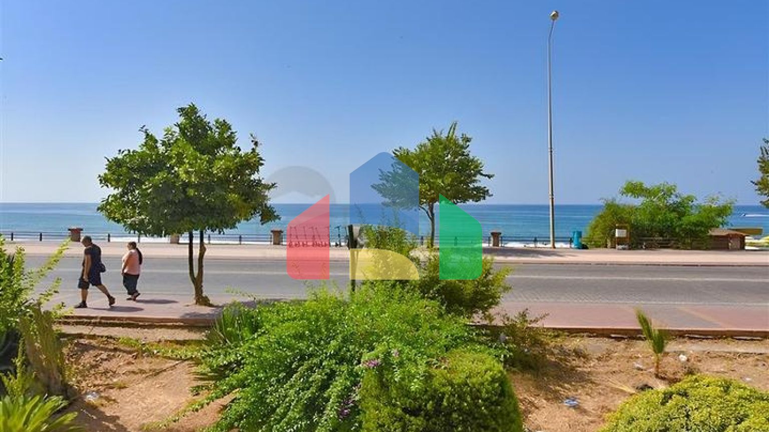 Просторная квартира 3+1 в центре Аланьи