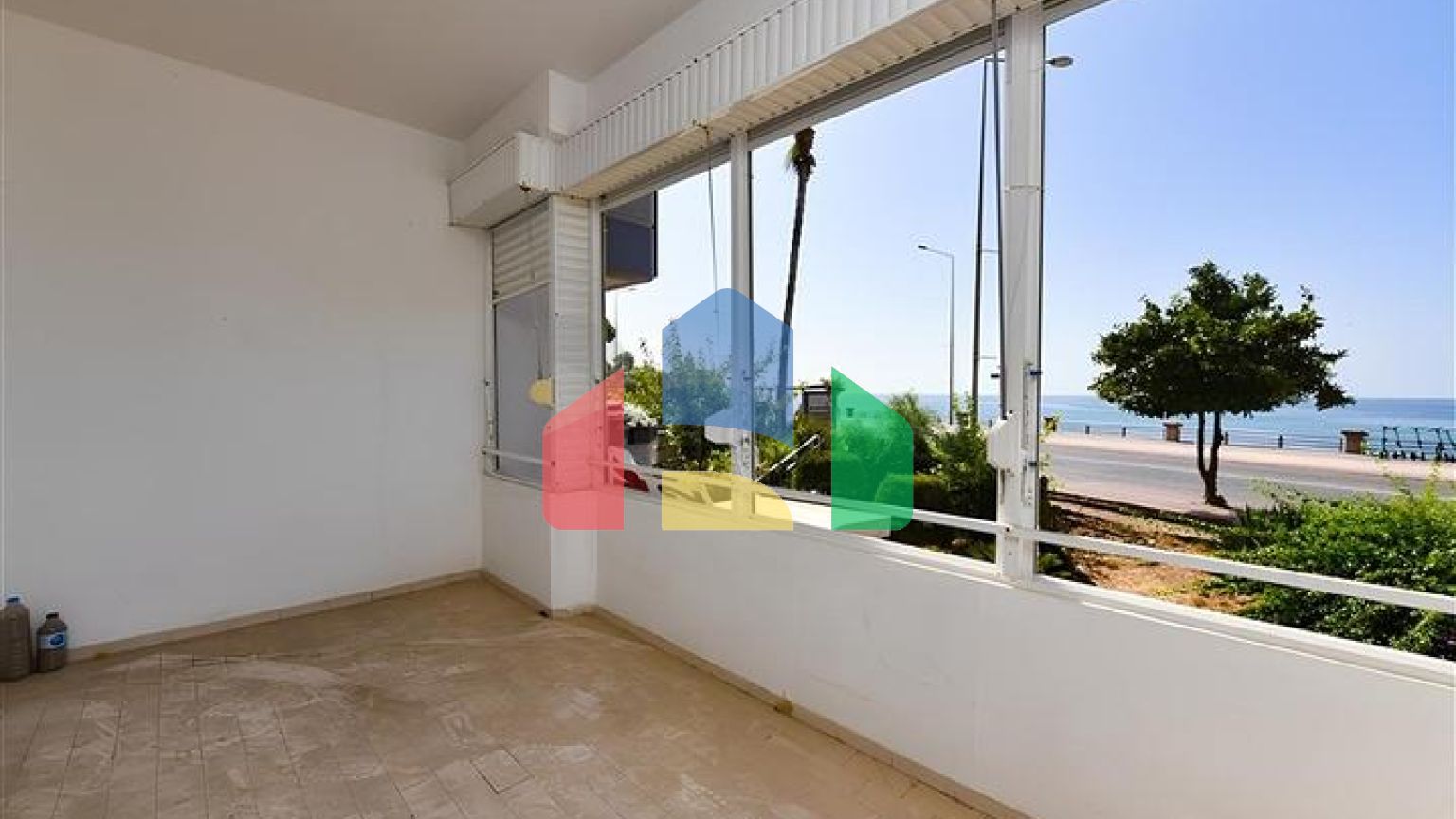 Просторная квартира 3+1 в центре Аланьи