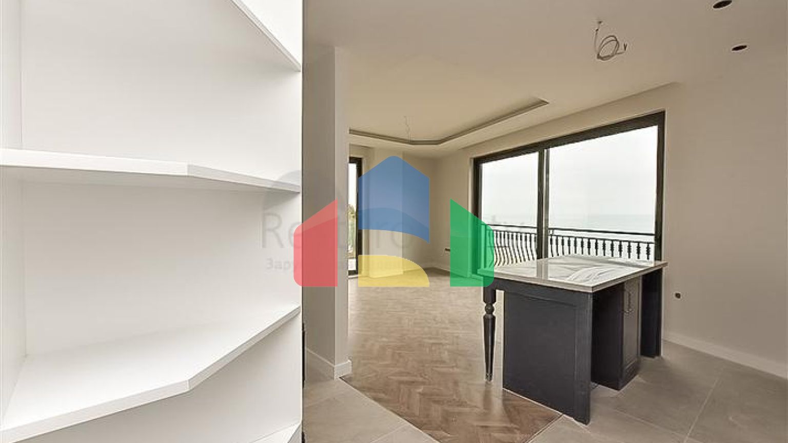 Двокімнатна квартира в центрі Аланії з панорамним видом на море