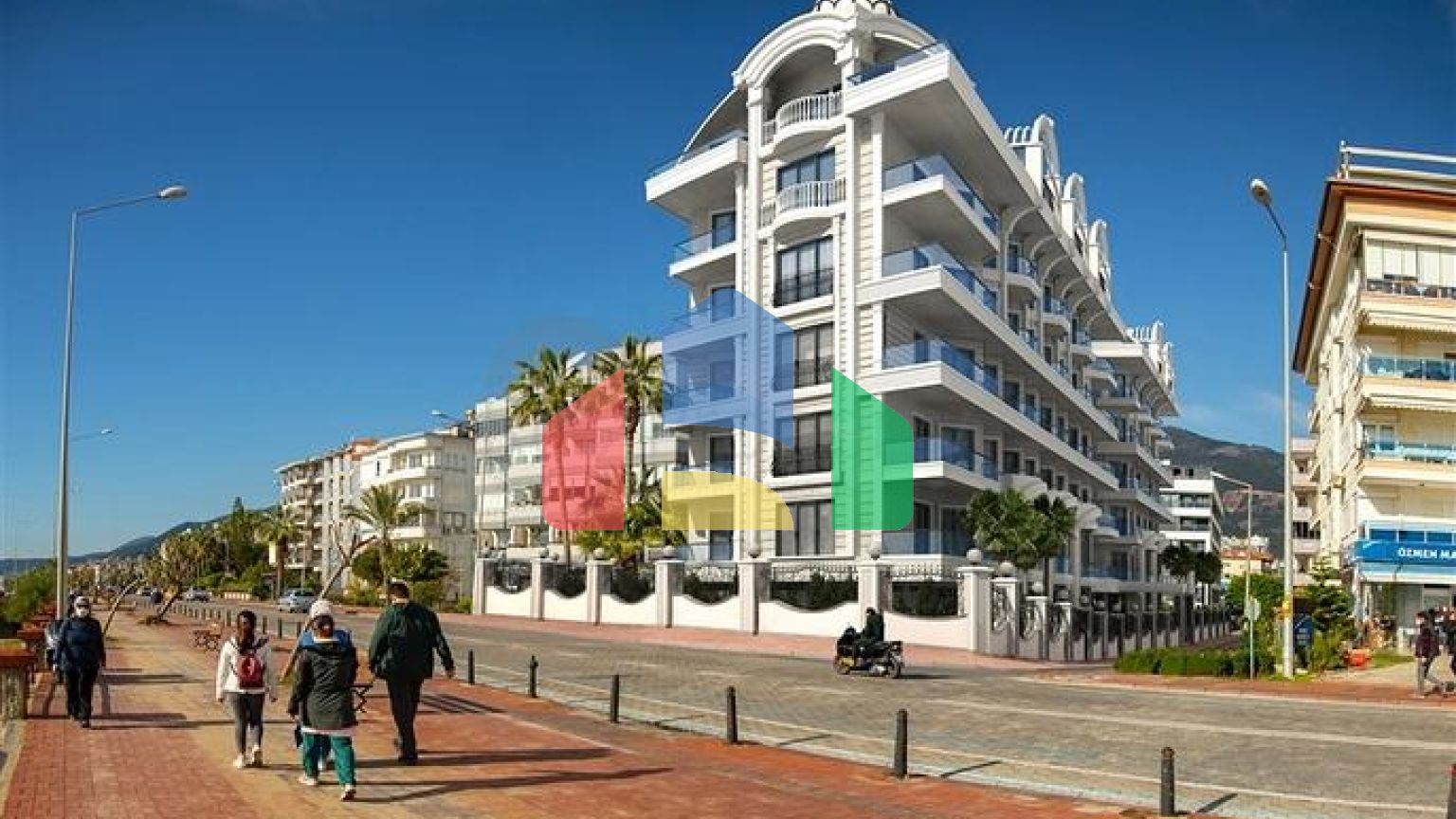 Двокімнатна квартира в центрі Аланії з панорамним видом на море