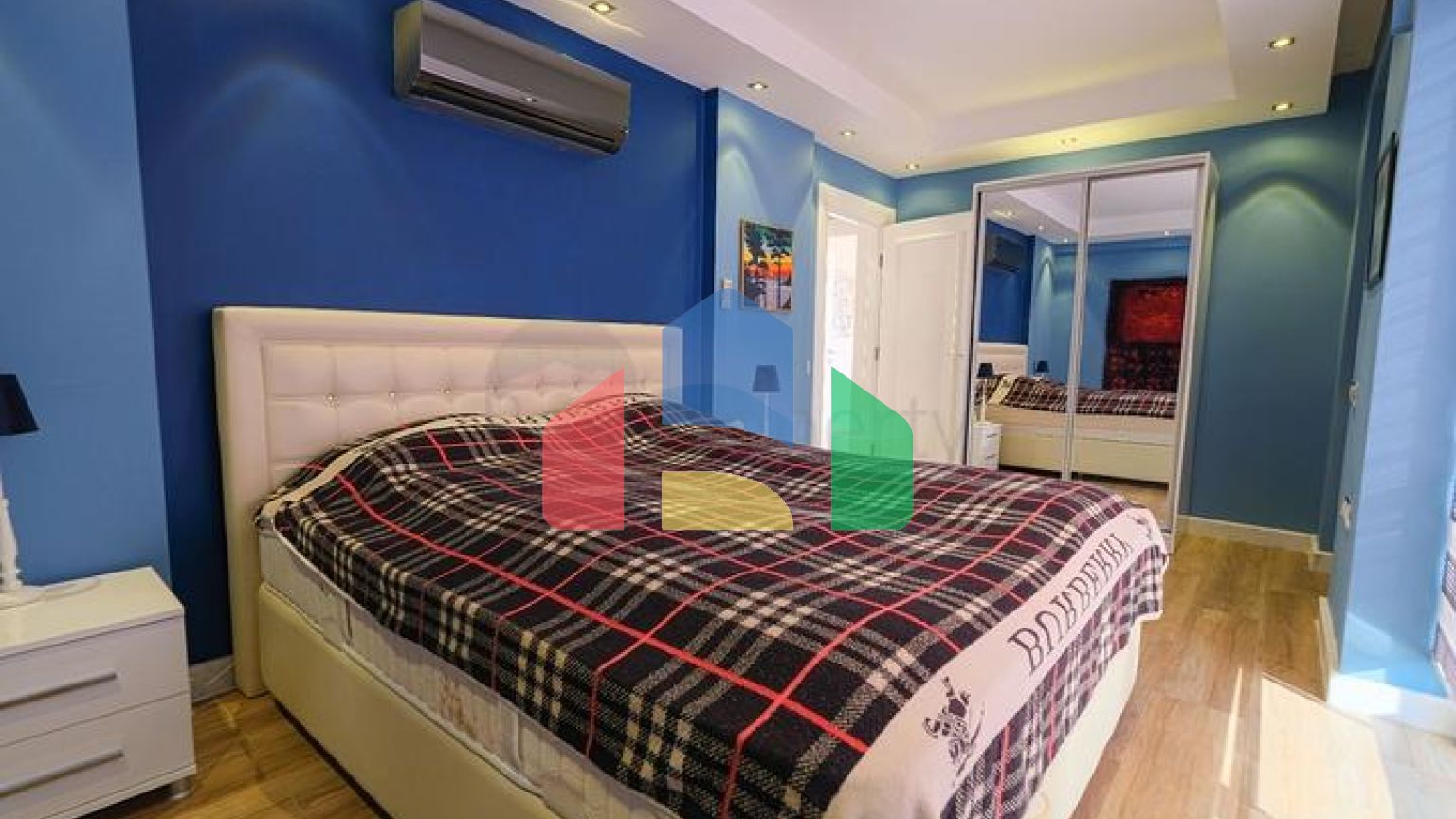 Вілла 3+2 в центрі Аланії з видом на Середземне море