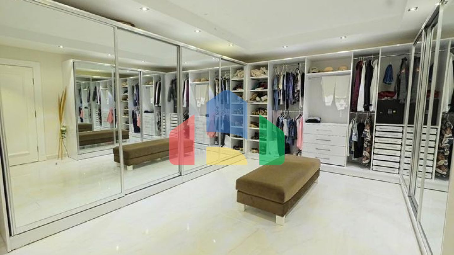 Вілла 3+2 в центрі Аланії з видом на Середземне море