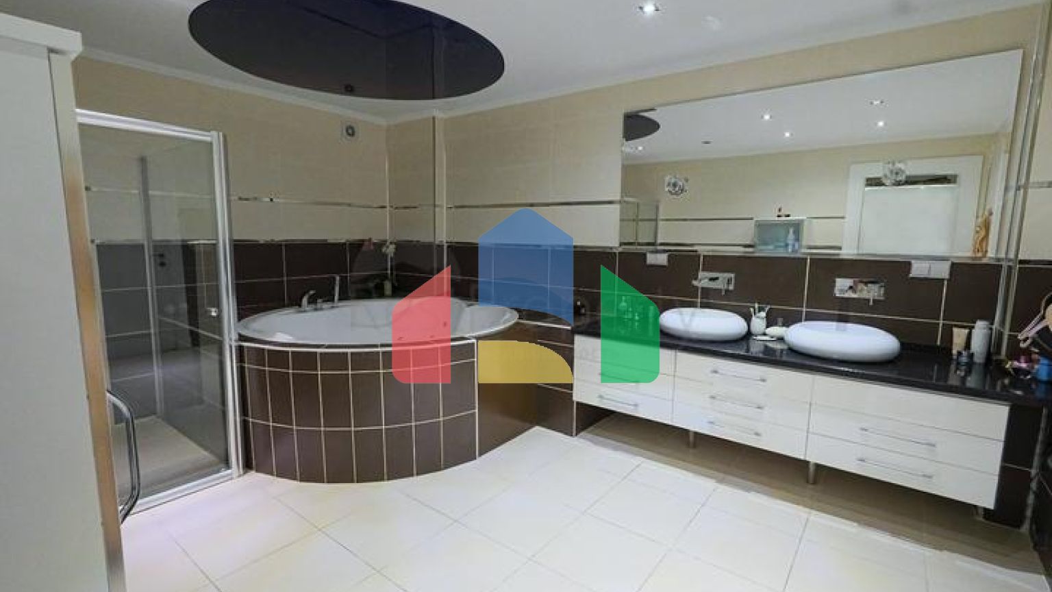 Вілла 3+2 в центрі Аланії з видом на Середземне море