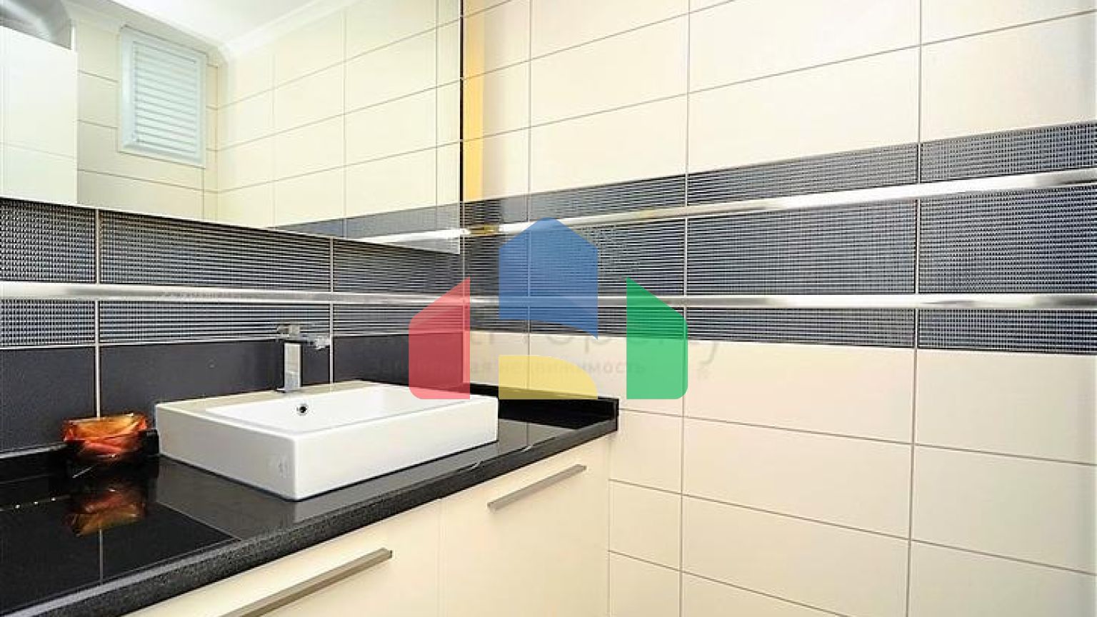 Вилла планировки 4+2 с видом на историческую крепость