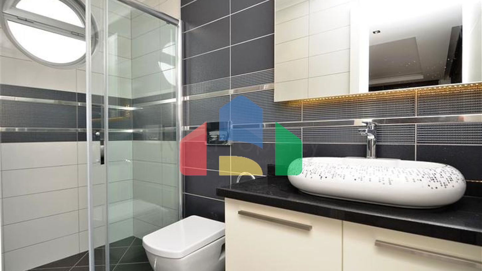 Вилла планировки 4+2 с видом на историческую крепость