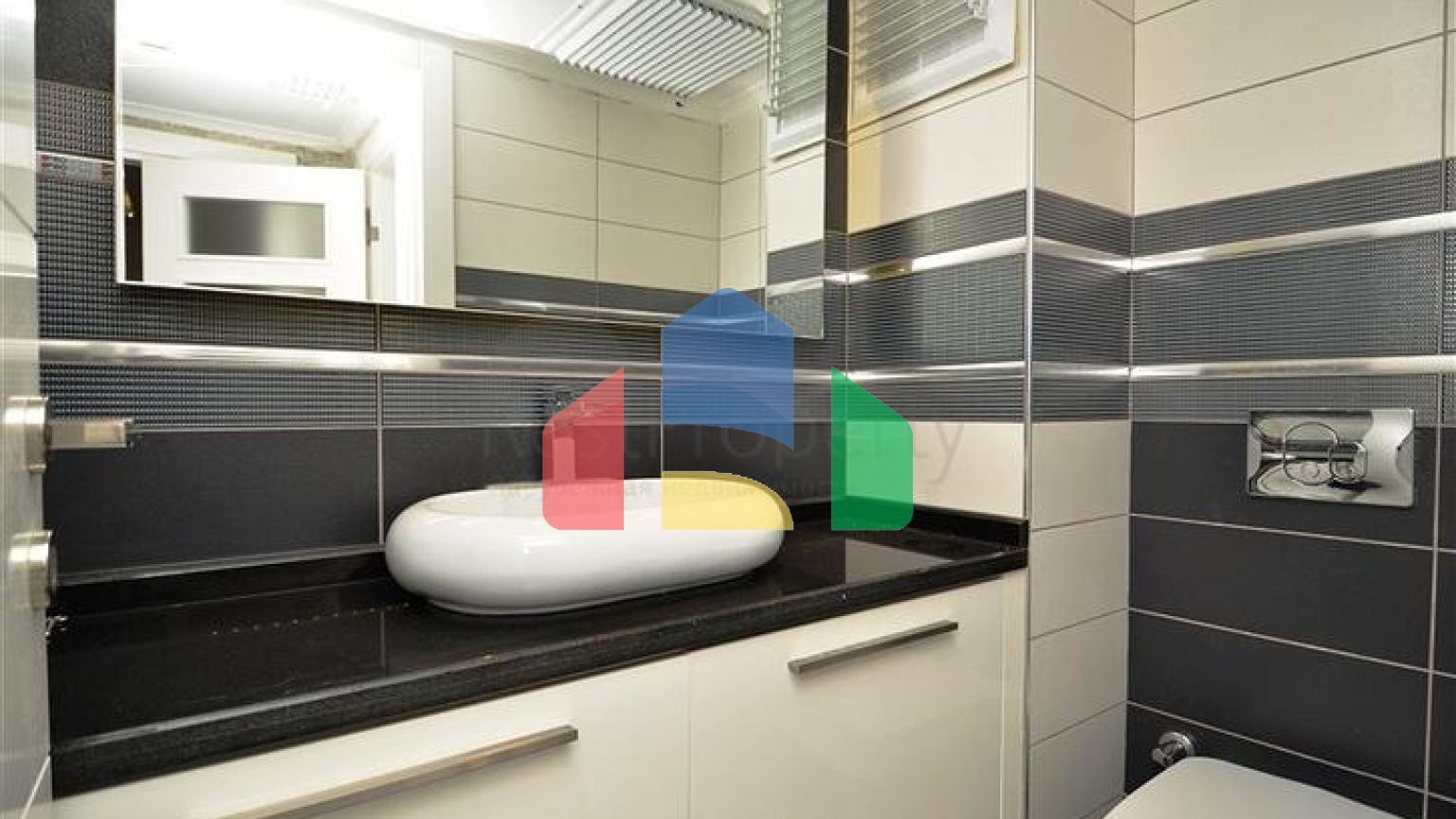 Вилла планировки 4+2 с видом на историческую крепость