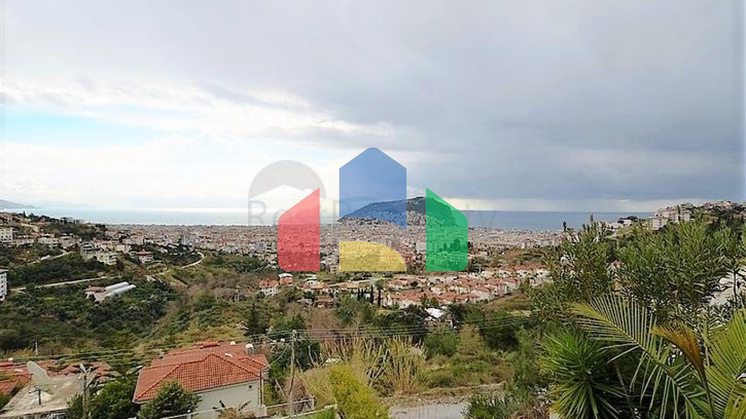 Вилла планировки 4+2 с видом на историческую крепость