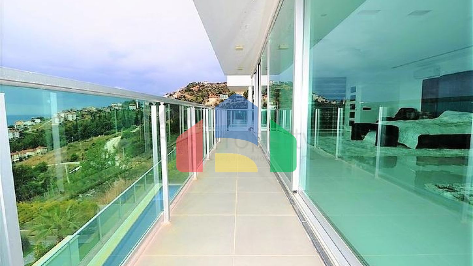 Вилла планировки 4+2 с видом на историческую крепость