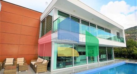 Вилла планировки 4+2 с видом на историческую крепость