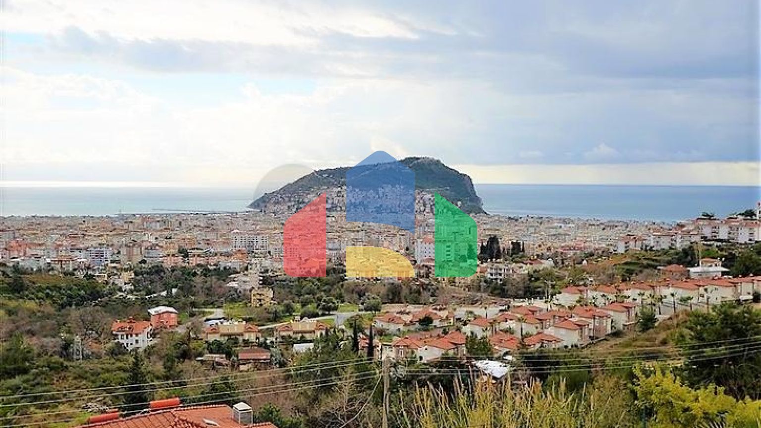 Вилла планировки 4+2 с видом на историческую крепость