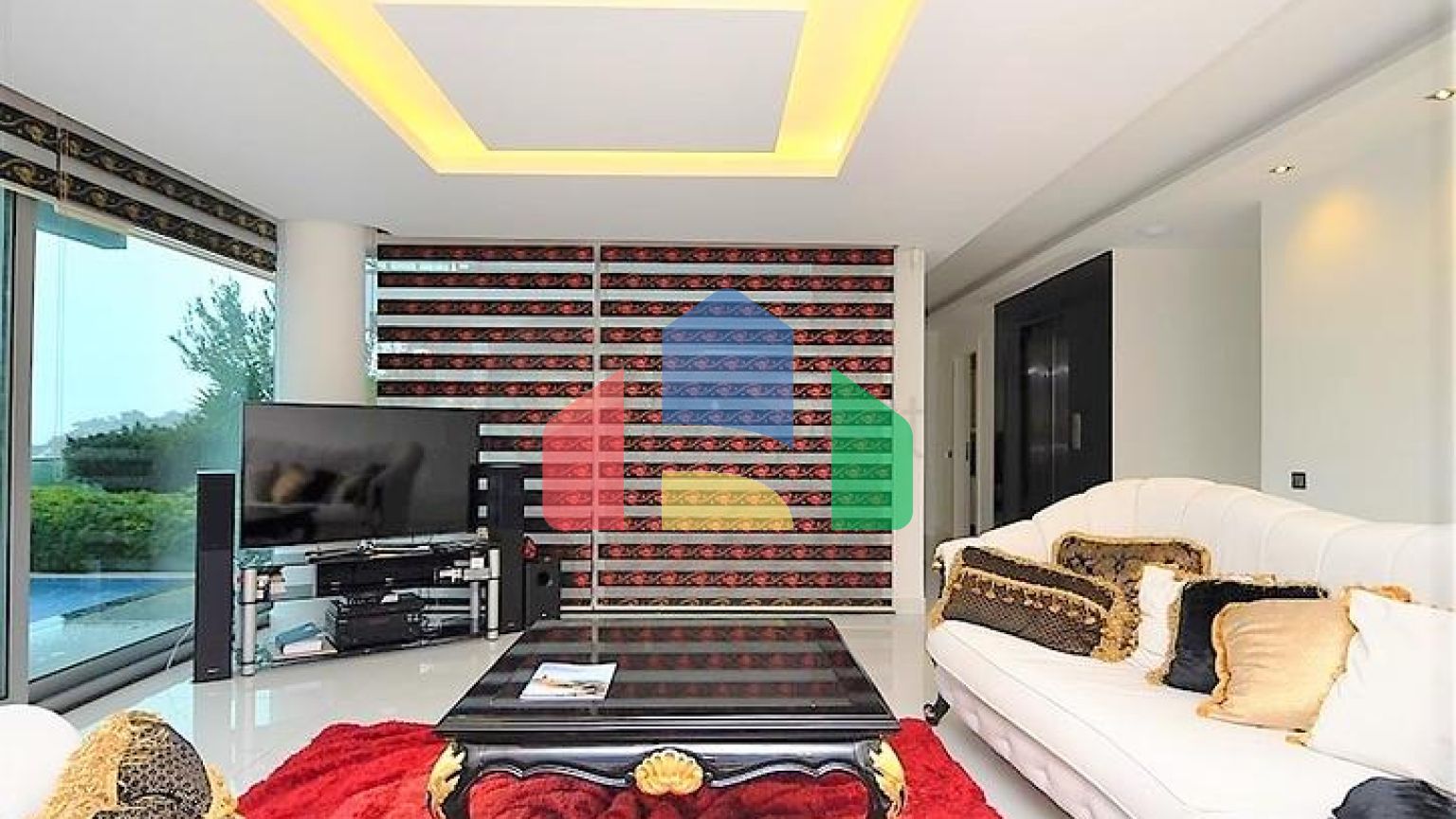 Вилла планировки 4+2 с видом на историческую крепость