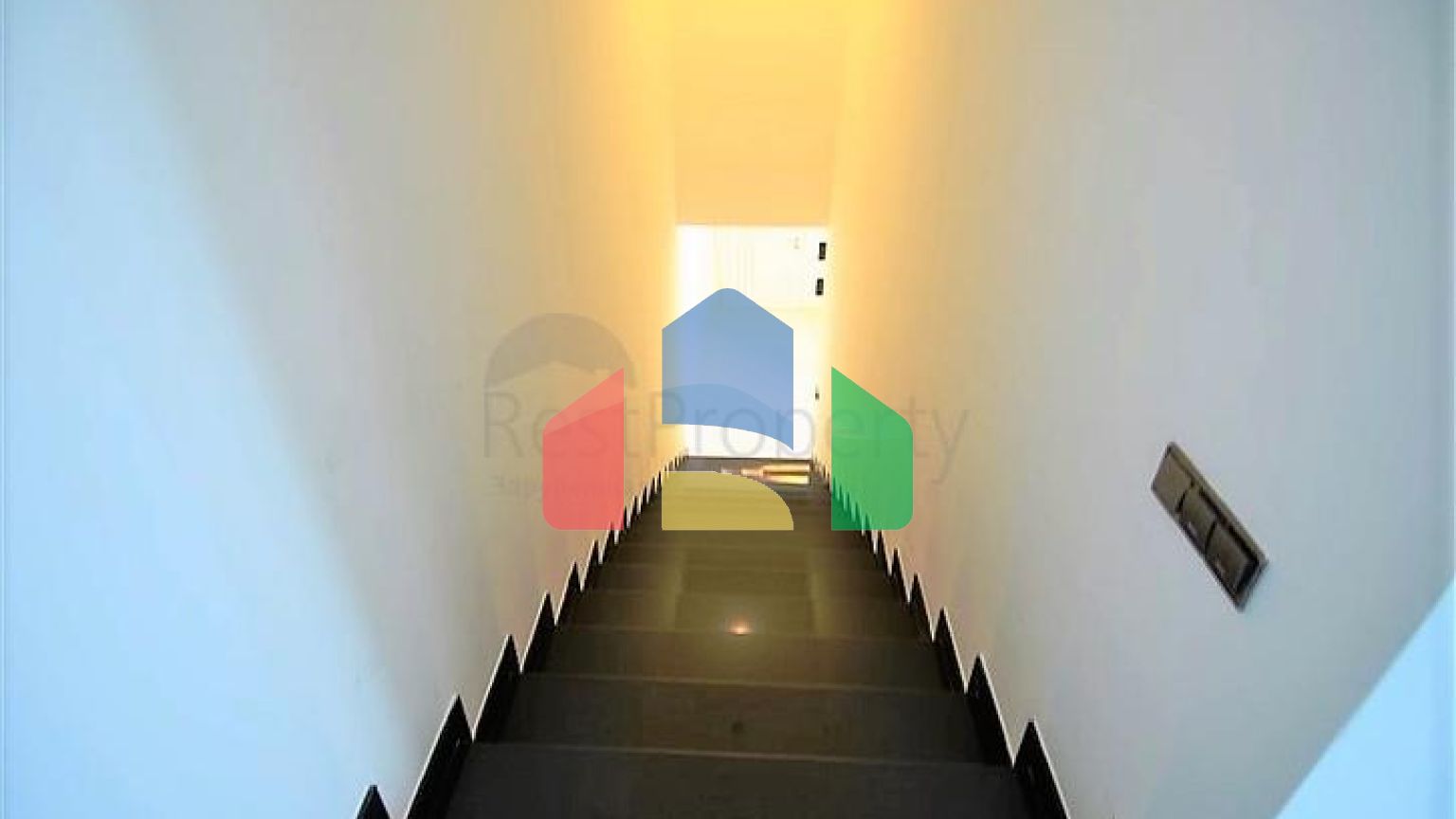 Вилла планировки 4+2 с видом на историческую крепость