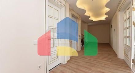 Просторная вилла в центре Аланьи с красивым панорамным видом на море