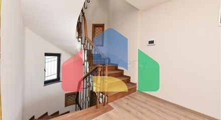 Простора вілла в центрі Аланії з красивим панорамним видом на море Простора вілла в центрі Аланії з красивим панорамним видом на море