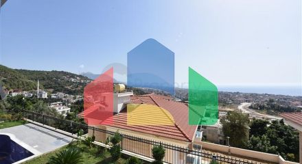 Простора вілла в центрі Аланії з красивим панорамним видом на море Простора вілла в центрі Аланії з красивим панорамним видом на море