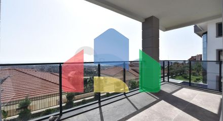 Простора вілла в центрі Аланії з красивим панорамним видом на море Простора вілла в центрі Аланії з красивим панорамним видом на море