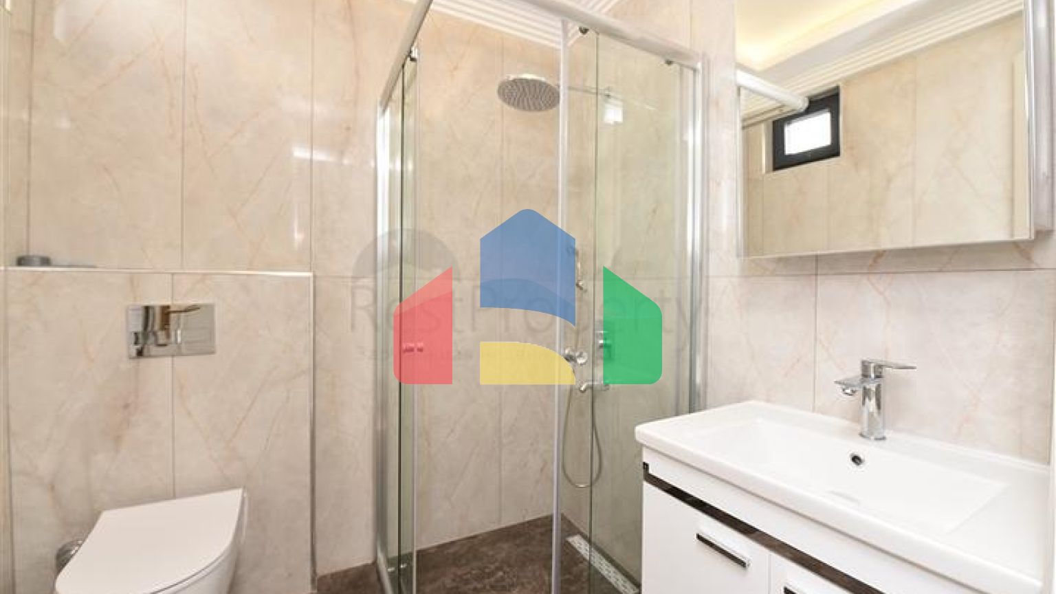 Простора вілла в центрі Аланії з красивим панорамним видом на море