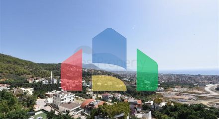 Простора вілла в центрі Аланії з красивим панорамним видом на море Простора вілла в центрі Аланії з красивим панорамним видом на море