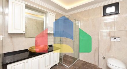 Простора вілла в центрі Аланії з красивим панорамним видом на море Простора вілла в центрі Аланії з красивим панорамним видом на море