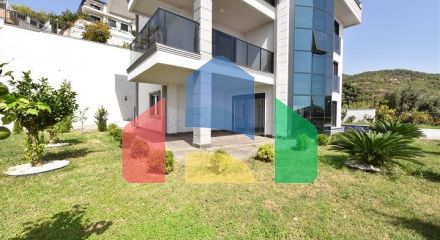 Простора вілла в центрі Аланії з красивим панорамним видом на море Простора вілла в центрі Аланії з красивим панорамним видом на море