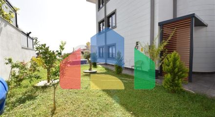 Простора вілла в центрі Аланії з красивим панорамним видом на море Простора вілла в центрі Аланії з красивим панорамним видом на море