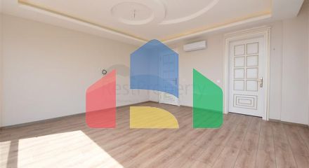 Простора вілла в центрі Аланії з красивим панорамним видом на море Простора вілла в центрі Аланії з красивим панорамним видом на море