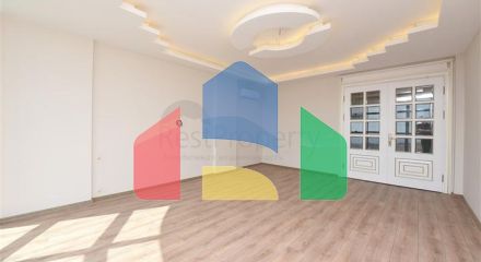 Простора вілла в центрі Аланії з красивим панорамним видом на море Простора вілла в центрі Аланії з красивим панорамним видом на море