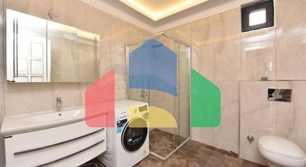 Простора вілла в центрі Аланії з красивим панорамним видом на море Простора вілла в центрі Аланії з красивим панорамним видом на море