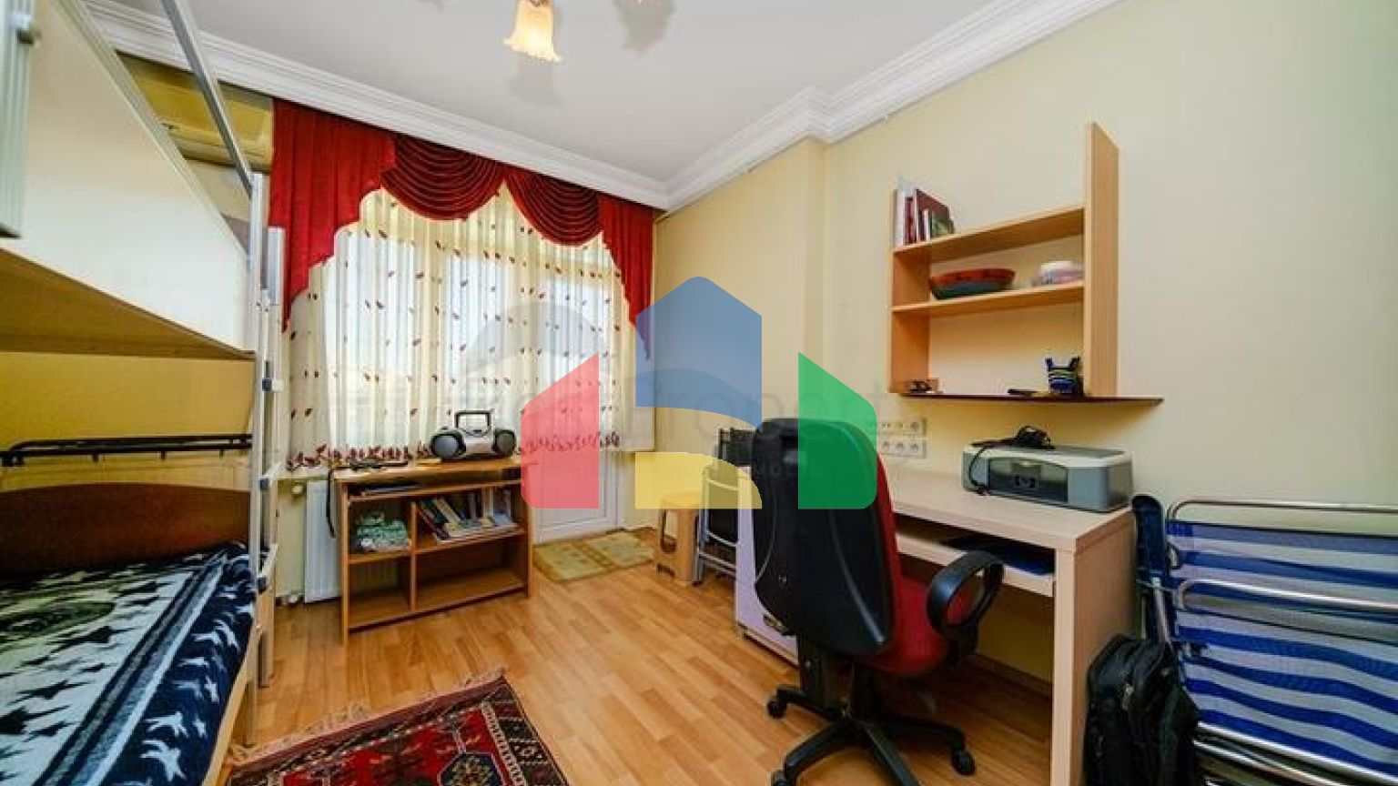 Квартира планировкой 3+1 в районе пляжа Клеопатра