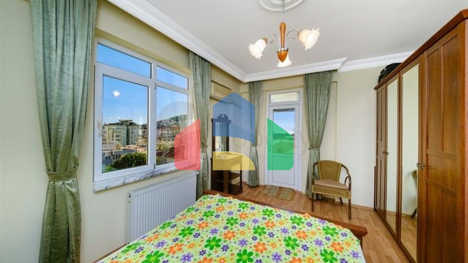 Квартира планировкой 3+1 в районе пляжа Клеопатра