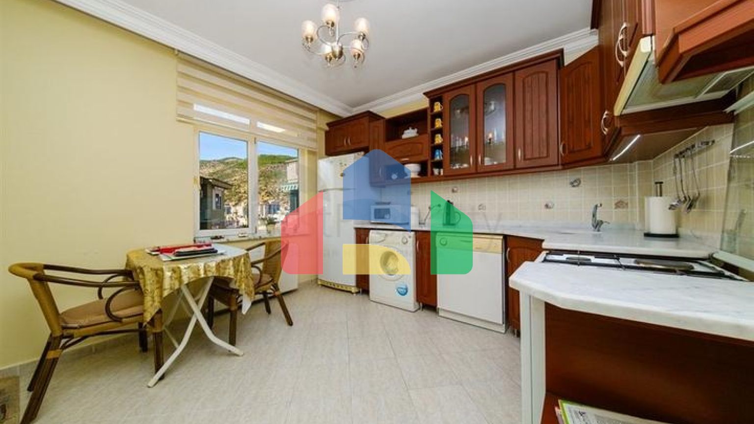 Квартира планировкой 3+1 в районе пляжа Клеопатра