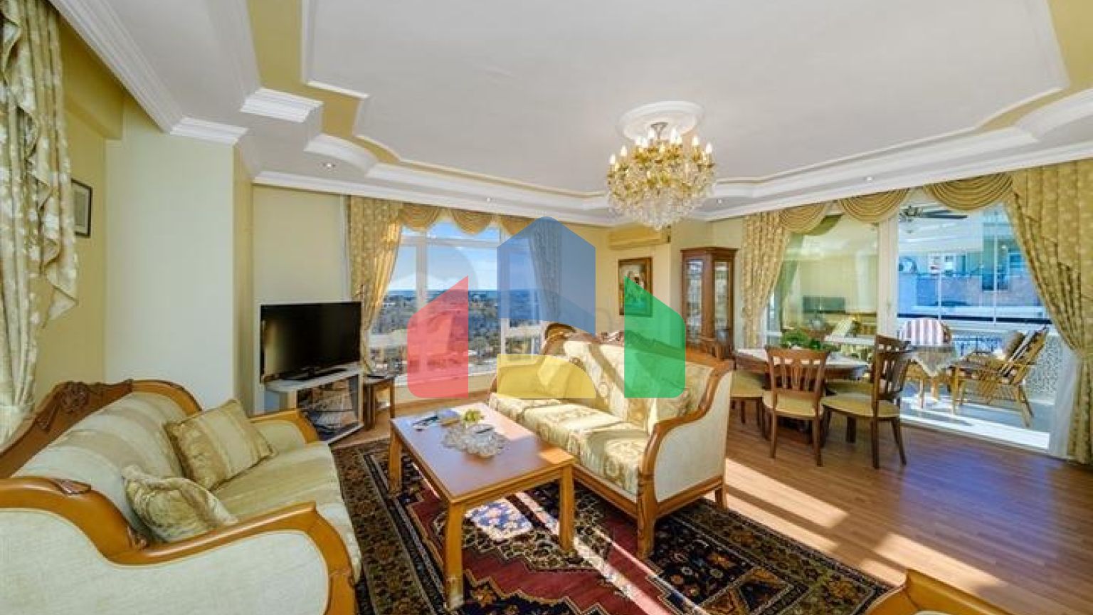 Квартира планировкой 3+1 в районе пляжа Клеопатра