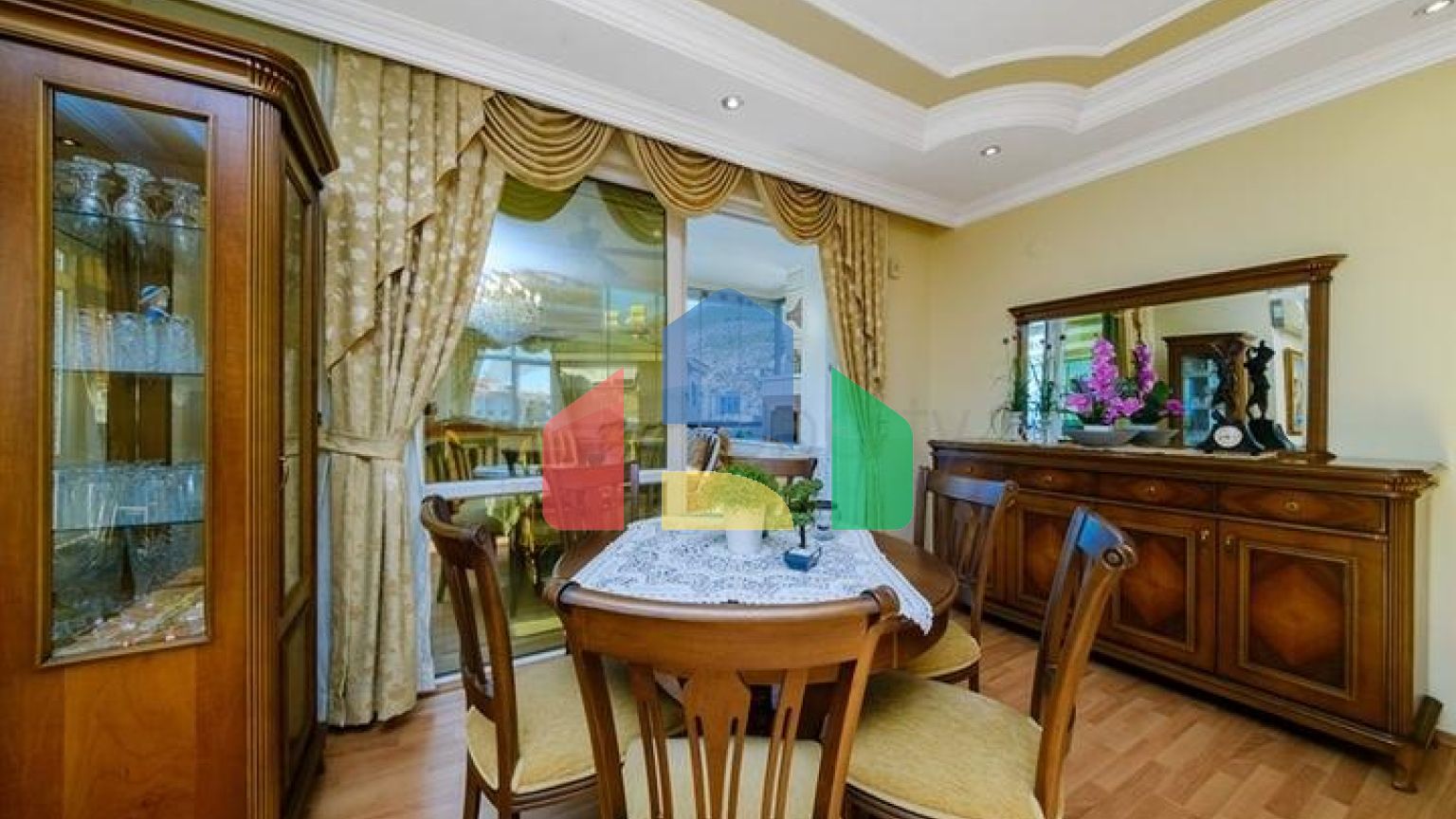 Квартира планировкой 3+1 в районе пляжа Клеопатра