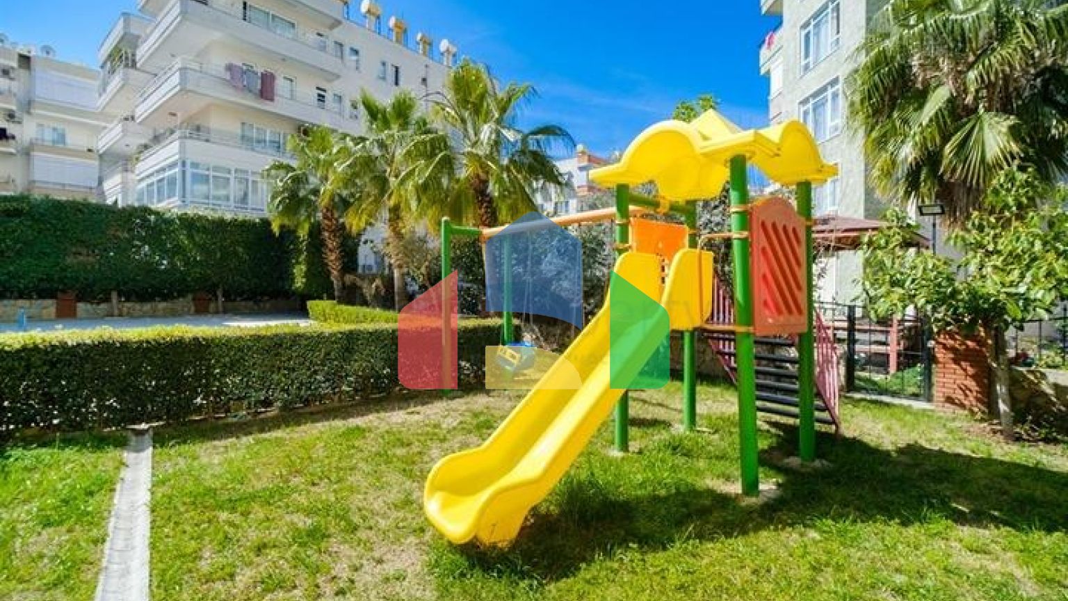 Квартира планировкой 3+1 в районе пляжа Клеопатра