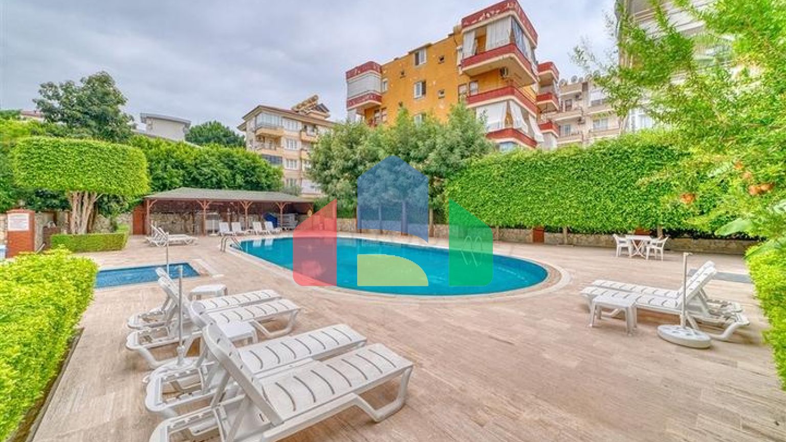 Квартира планировкой 3+1 в районе пляжа Клеопатра