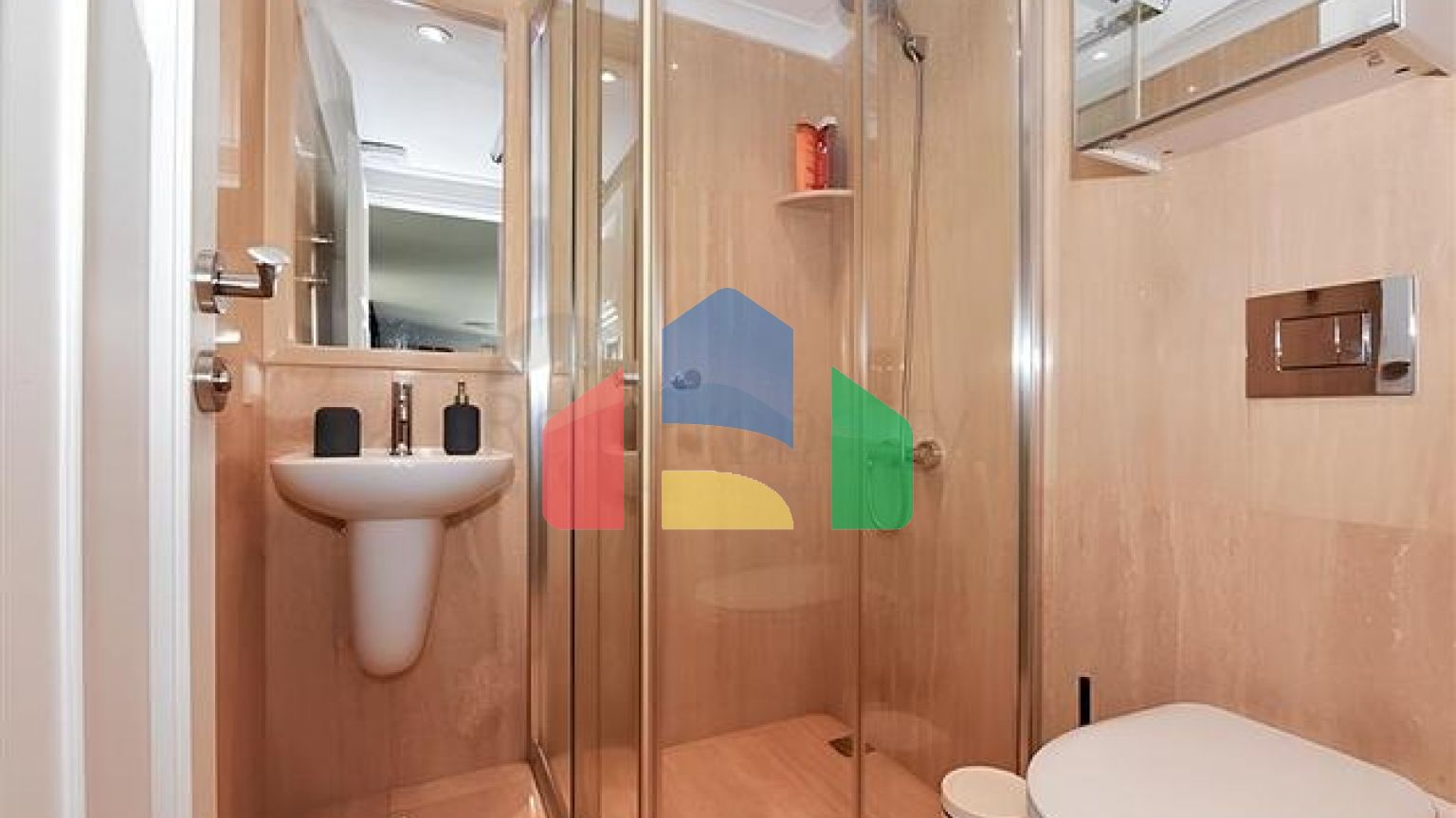 Элитная вилла 5+2 с видом на море в центре Аланьи — приватность, комфорт и роскошь в одном месте