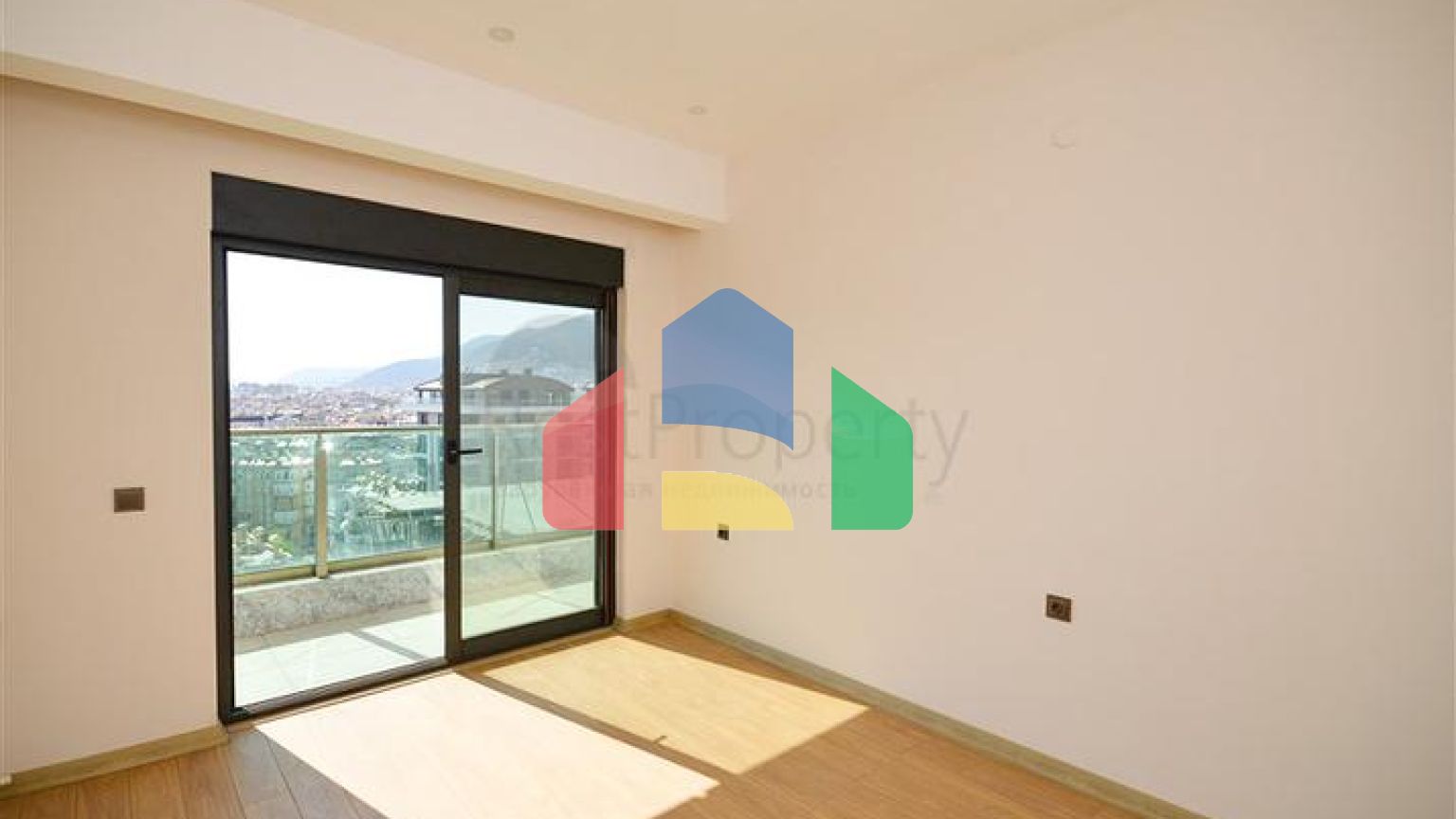 Двухэтажный пентхаус 3+1 с закрытым паркингом и видом на море в Алании