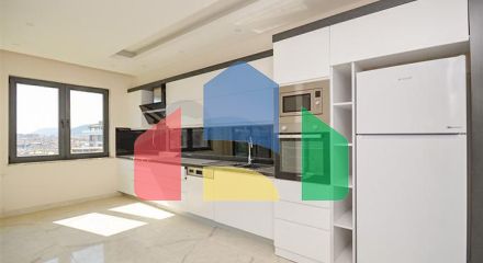 Двухэтажный пентхаус 3+1 с закрытым паркингом и видом на море в Алании Двухэтажный пентхаус 3+1 с закрытым паркингом и видом на море в Алании