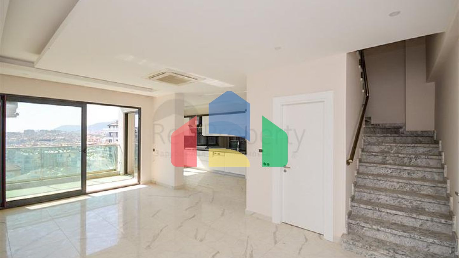 Двухэтажный пентхаус 3+1 с закрытым паркингом и видом на море в Алании