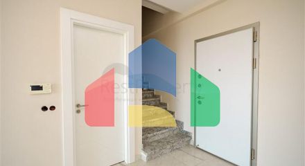 Двухэтажный пентхаус 3+1 с закрытым паркингом и видом на море в Алании Двухэтажный пентхаус 3+1 с закрытым паркингом и видом на море в Алании