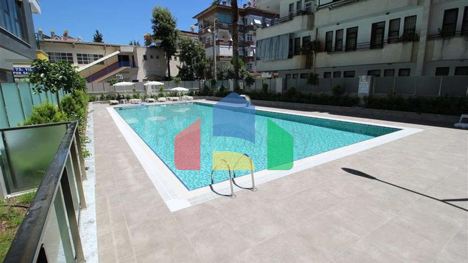 Двухэтажный пентхаус 3+1 с закрытым паркингом и видом на море в Алании