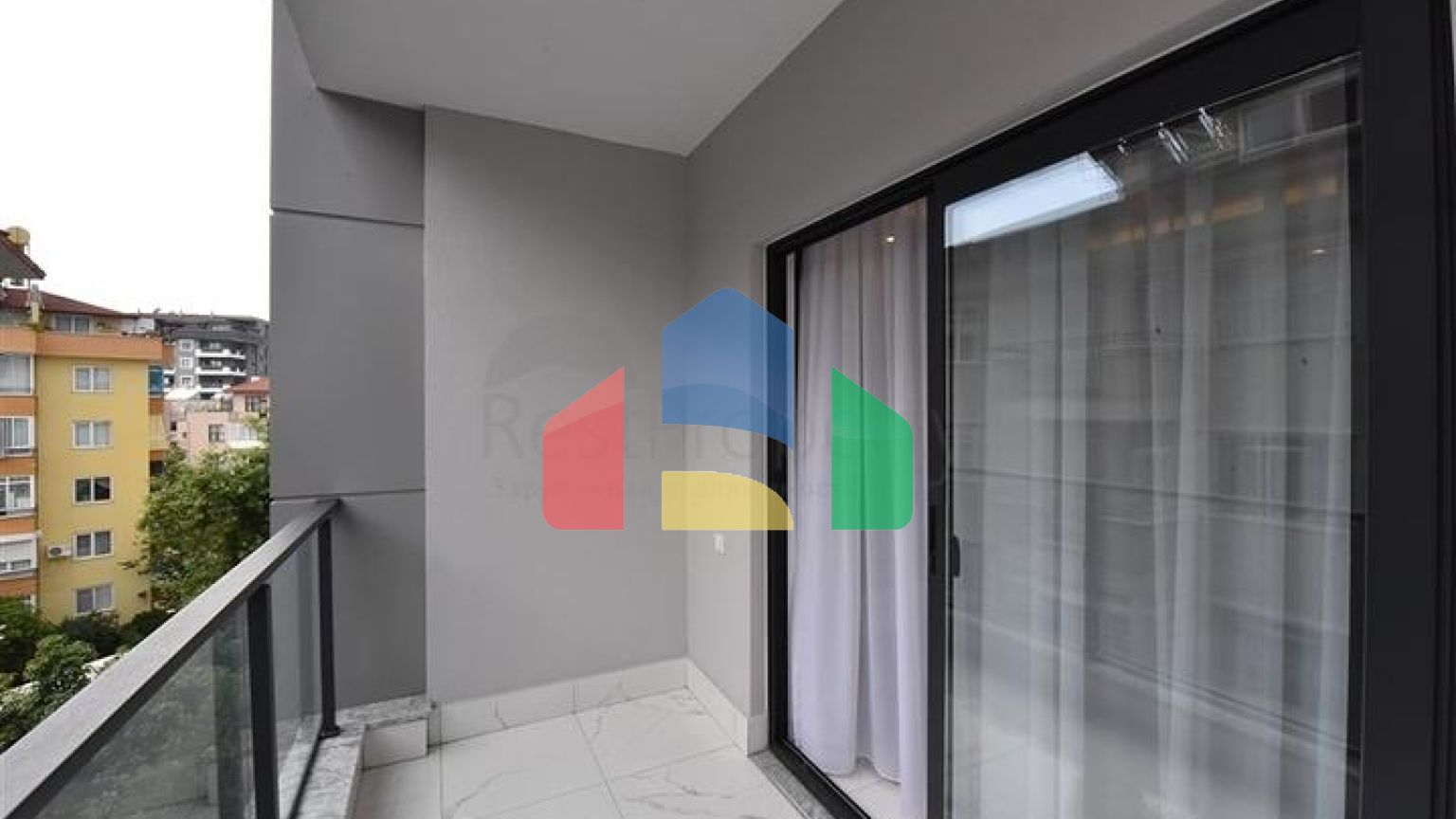 Новая квартира 1+1 в центре Алании