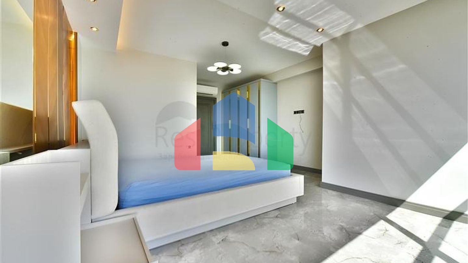 Вилла с видом на Средиземное море и Аланийскую крепость