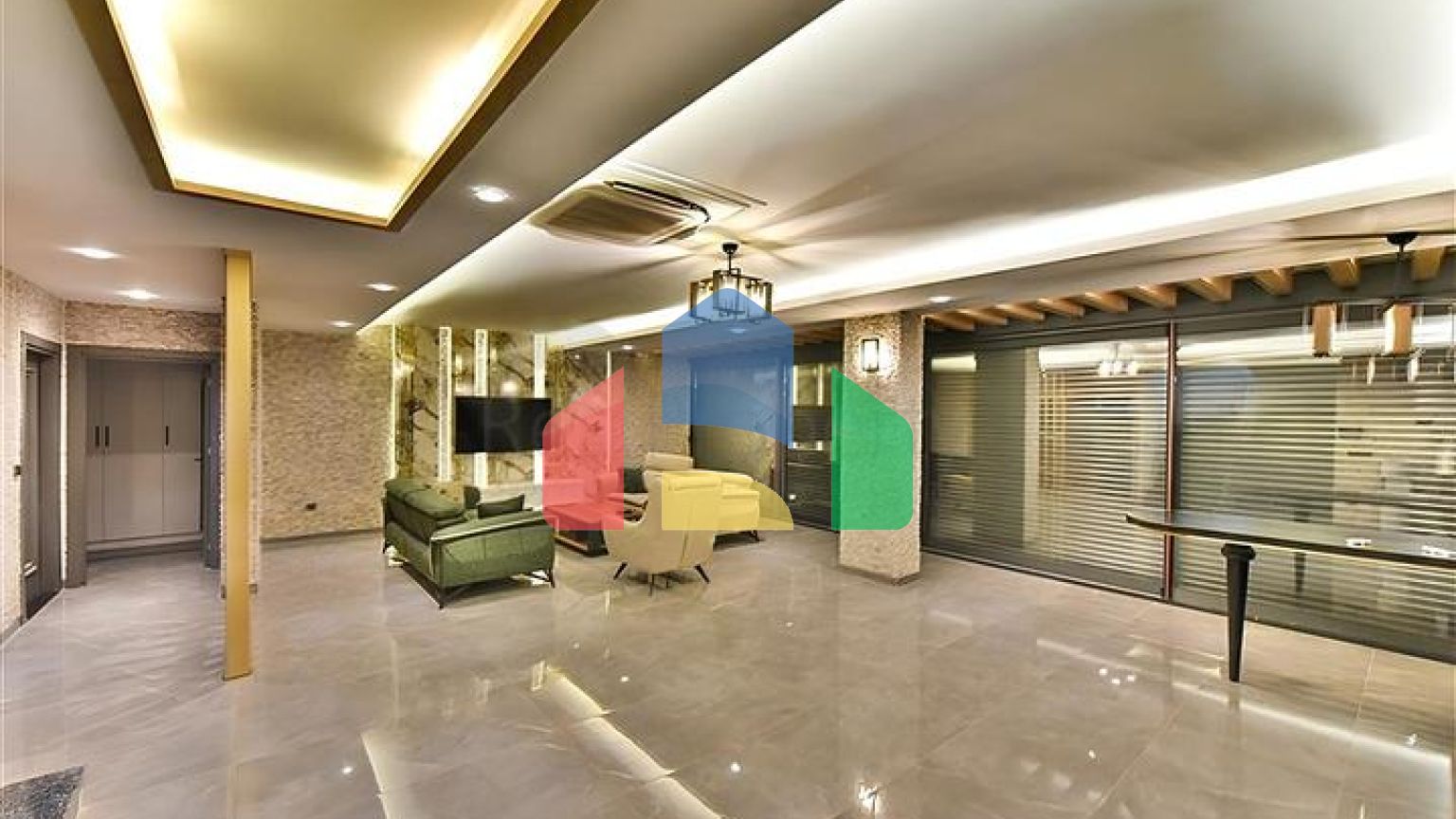 Вилла с видом на Средиземное море и Аланийскую крепость