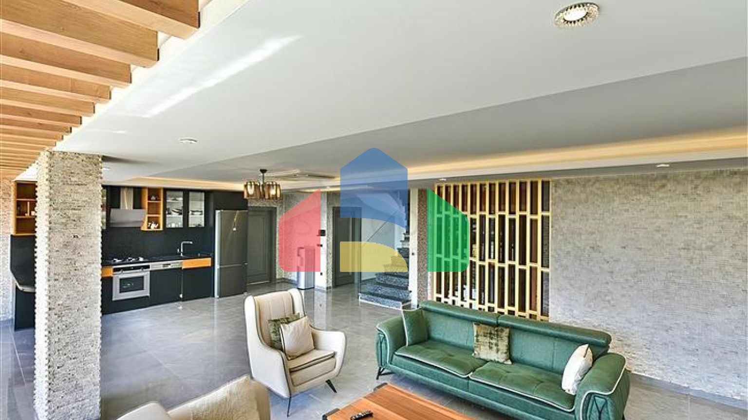 Вилла с видом на Средиземное море и Аланийскую крепость